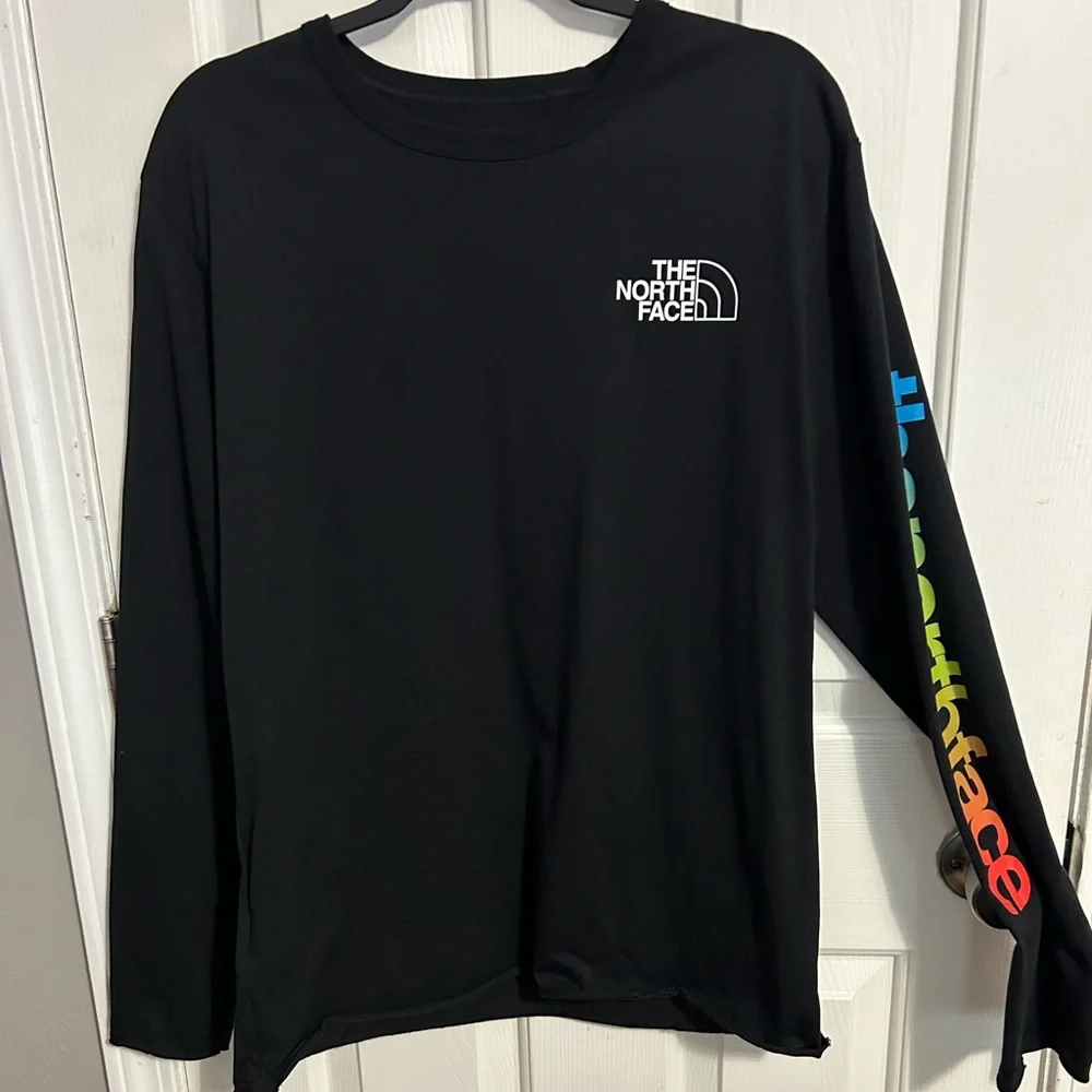 The North Face Retro Rainbow Himalayan Bottle Source Tee Size M